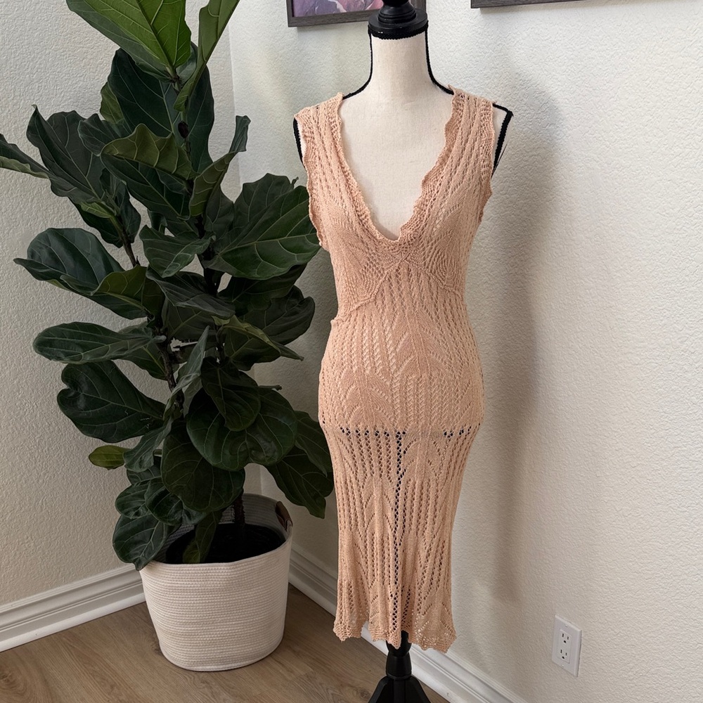 Sleeveless Crochet Midi Dress in Peach